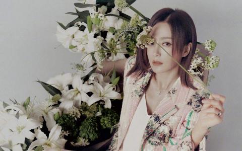 高清中国内地辽宁省沈阳女演员秦岚冰雪妆性感写真图片第2张
