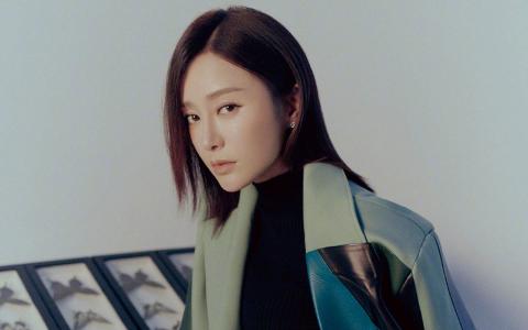 高清中国内地辽宁省沈阳女演员秦岚冰雪妆性感写真图片第3张