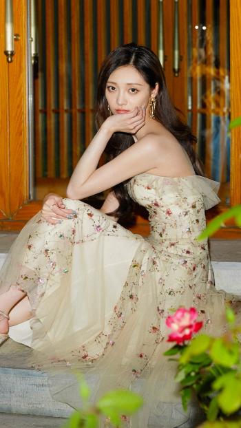 高清上海奉贤美女周洁琼甜美浪漫写真桌面壁纸第2张