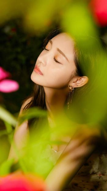 高清上海奉贤美女周洁琼甜美浪漫写真桌面壁纸第3张