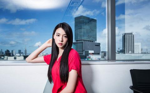 韩国人气甜美李多海桌面壁纸第4张