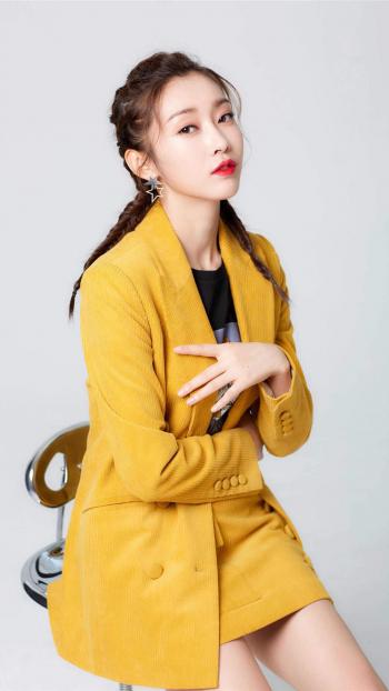 中国内地江苏省南京影视女演员宣璐清新迷人写真桌面壁纸第1张