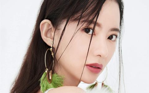 中国内地影视天津女演员张萌高清圖白皙肌肤妩媚的眼神第3张