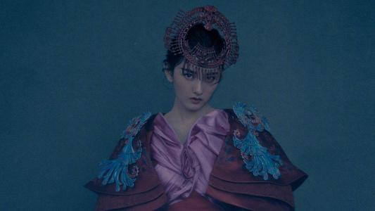 中国北京当代95后女演员宋祖儿民族风高清桌面壁纸第1张