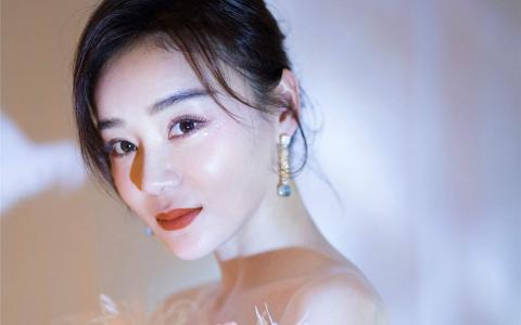 高清中国内地影视湖北省襄阳女演员袁姗姗薄纱蛋糕性感图片桌面壁纸第1张