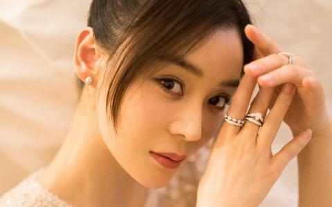 高清中国内地影视湖北省襄阳女演员袁姗姗时尚养眼写真桌面壁纸第0张