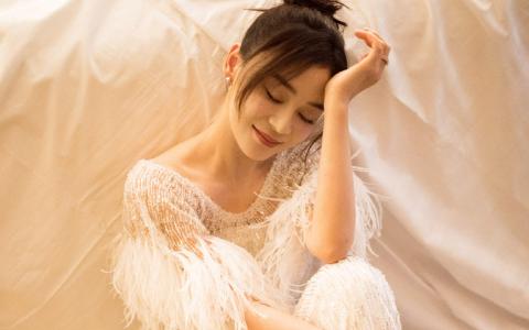 高清中国内地影视湖北省襄阳女演员袁姗姗时尚养眼写真桌面壁纸第1张