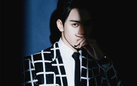 高清广东省深圳男明星演员曾舜晞魅力绅士活动照图片第0张
