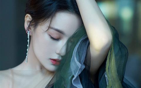 高清中国内地女演张馨予优雅气质性感写真图片桌面壁纸第6张