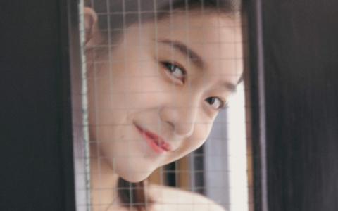 中国内地浙江省义乌女演员张雪迎时尚个性写真图片第2张