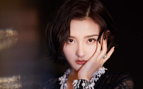 中国北京当代95后女演员宋祖儿性感写真桌面壁纸第3张