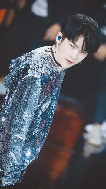 高清大陆男明星周震南酷帅个性大片写真图片第5张
