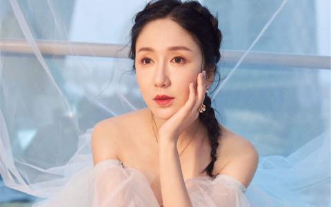 娄艺潇图片 _ 第(1)张