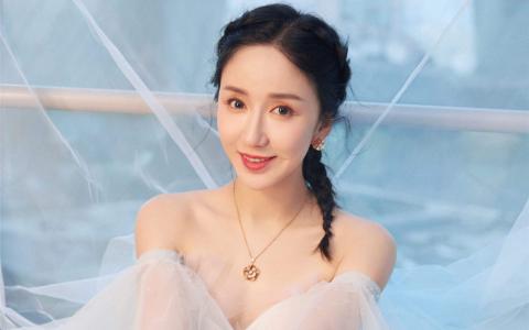 娄艺潇图片 _ 第(2)张