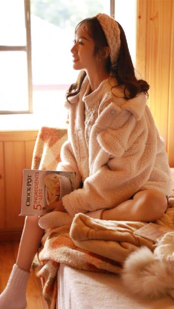软萌可爱美女手机壁纸第5张