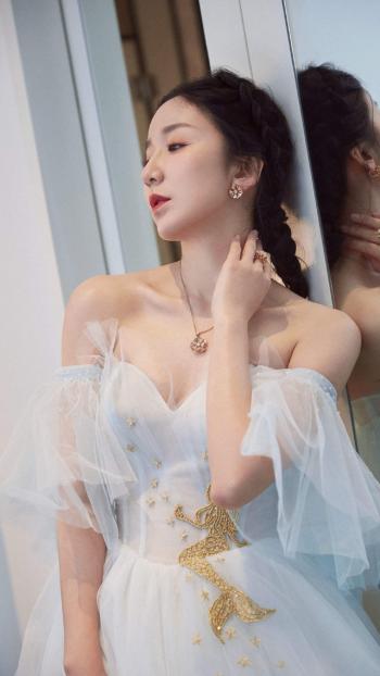 娄艺潇图片 _ 第(9)张