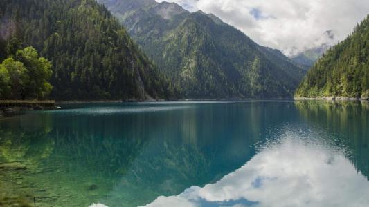 平静的湖面第6张