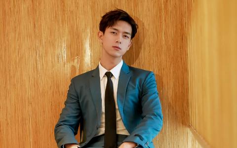 中国内地湖北荆州男演员李现最新酷痞范时尚杂志封面大片第4张
