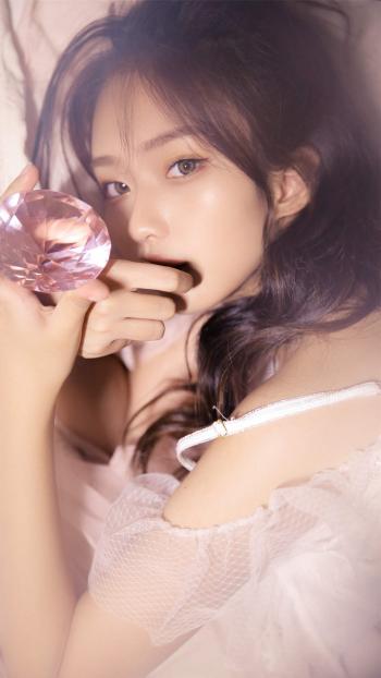 高清清纯诱人床上美女私房写真手机壁纸第3张