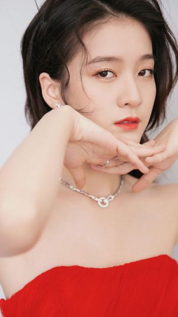 中国内地浙江省义乌女演员张雪迎时尚个性写真图片第2张