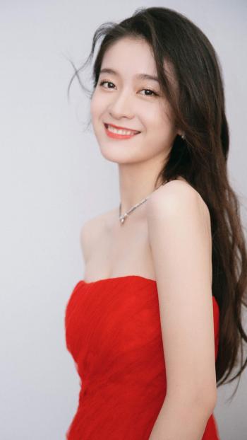 中国内地浙江省义乌女演员张雪迎时尚个性写真图片第3张