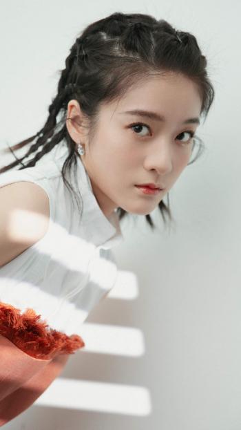中国内地浙江省义乌女演员张雪迎时尚个性写真图片第0张