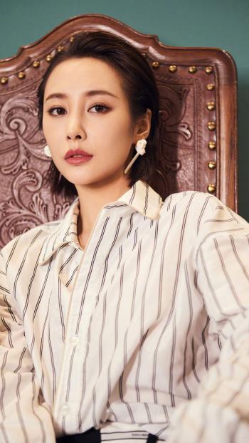 高清中国内地安徽芜湖女演员李纯时尚写真桌面壁纸下载第3张