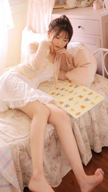 蕾丝丸子头美女手机壁纸第3张