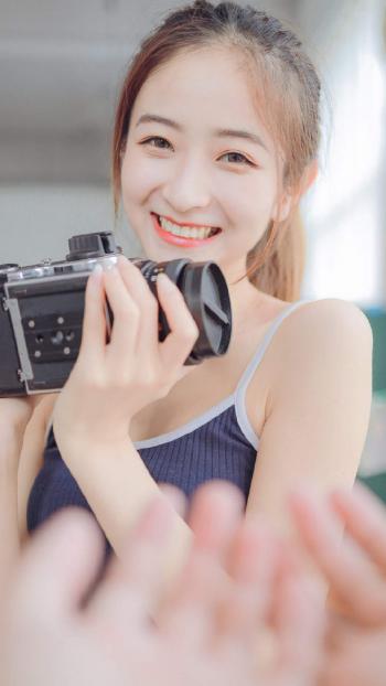 高冷性感美女手机壁纸第4张
