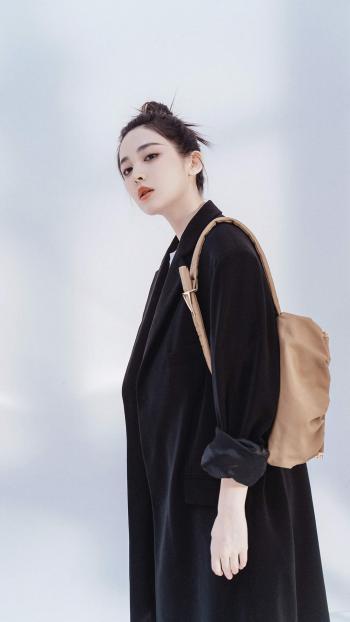 中国内地新疆乌鲁木齐市影视女演员古力娜扎率性性感写真手机壁纸第0张