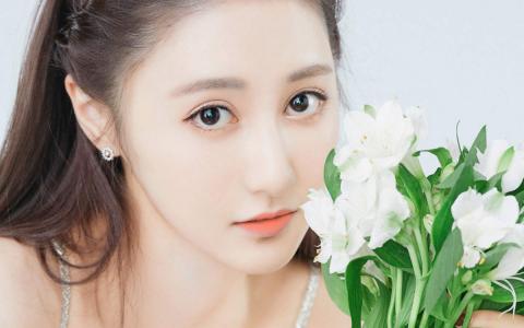 马泽涵清新甜美写真桌面壁纸第1张
