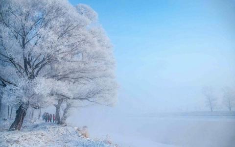 冯若绮清新雪景写真图片第3张