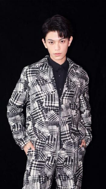 高清男明星丁禹兮时尚帅气高清写真手机壁纸​​​​第4张