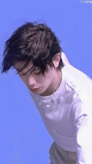 高清男明星丁禹兮时尚帅气高清写真手机壁纸​​​​第0张