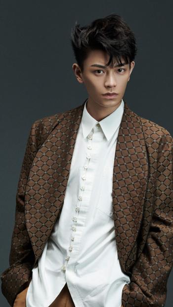 高清男明星丁禹兮时尚帅气高清写真手机壁纸​​​​第5张