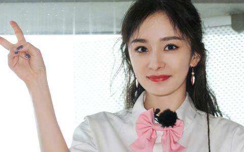 中国内地北京影视女演员杨幂清新甜美写真桌面壁纸第2张