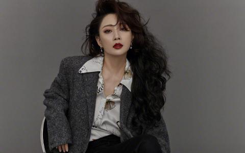 中国内地中国重庆女演员殷桃卷发红唇性感高清桌面壁纸第0张