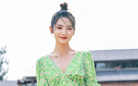 高清中国内地北京朝阳女演员邢菲糖果味少女桌面壁纸第0张