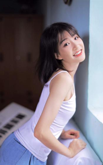 清新甜美动漫美女手机壁纸第1张