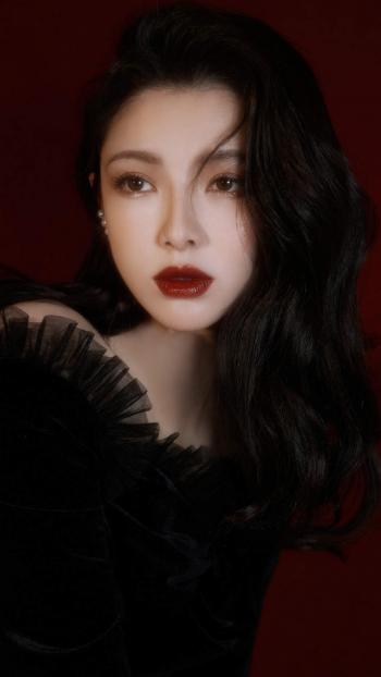 赵丽颖性感露肩写真手机壁纸第1张