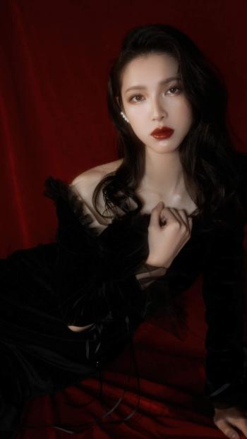 赵丽颖性感露肩写真手机壁纸第3张