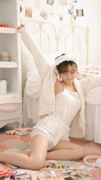 性感动人二次元美女手机壁纸第2张