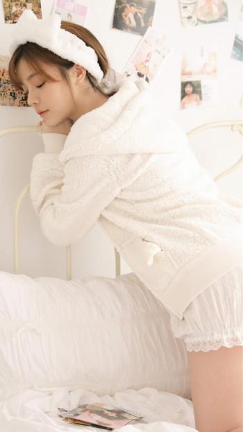 性感动人二次元美女手机壁纸第5张