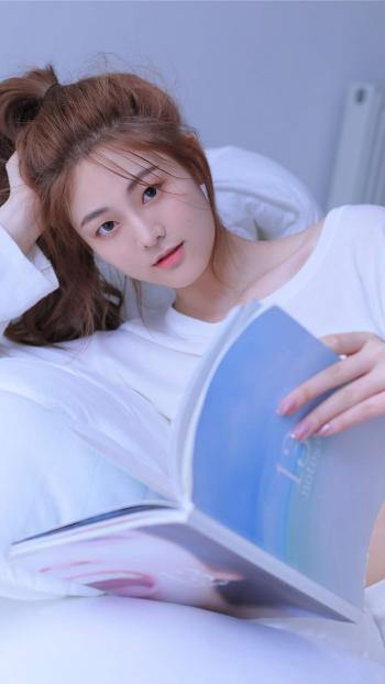 清爽短发美女手机壁纸图片第5张