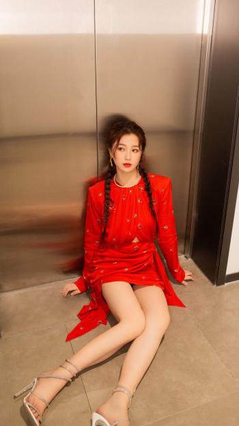 高清中国内地美女虞书欣甜美运动风写真图片第0张