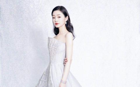 中国内地湖北省荆门女演员宋轶抹胸长裙性感诱惑写真第2张