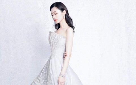 中国内地湖北省荆门女演员宋轶抹胸长裙性感诱惑写真第3张