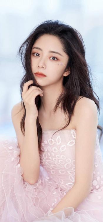 中国内地四川泸州影视女演员可爱女星谭松韵清纯静美写真第0张