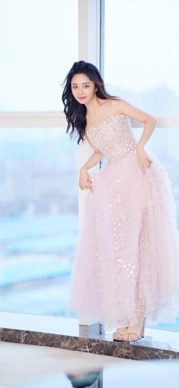 中国内地四川泸州影视女演员可爱女星谭松韵清纯静美写真第1张