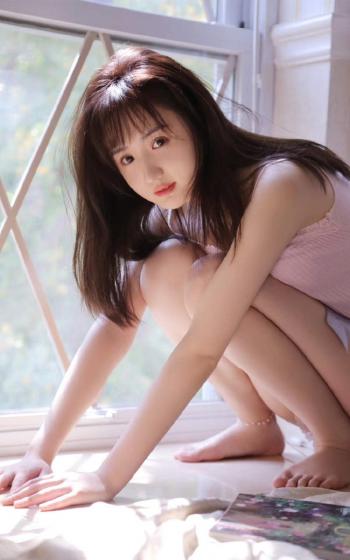 清爽短发美女手机壁纸图片第6张